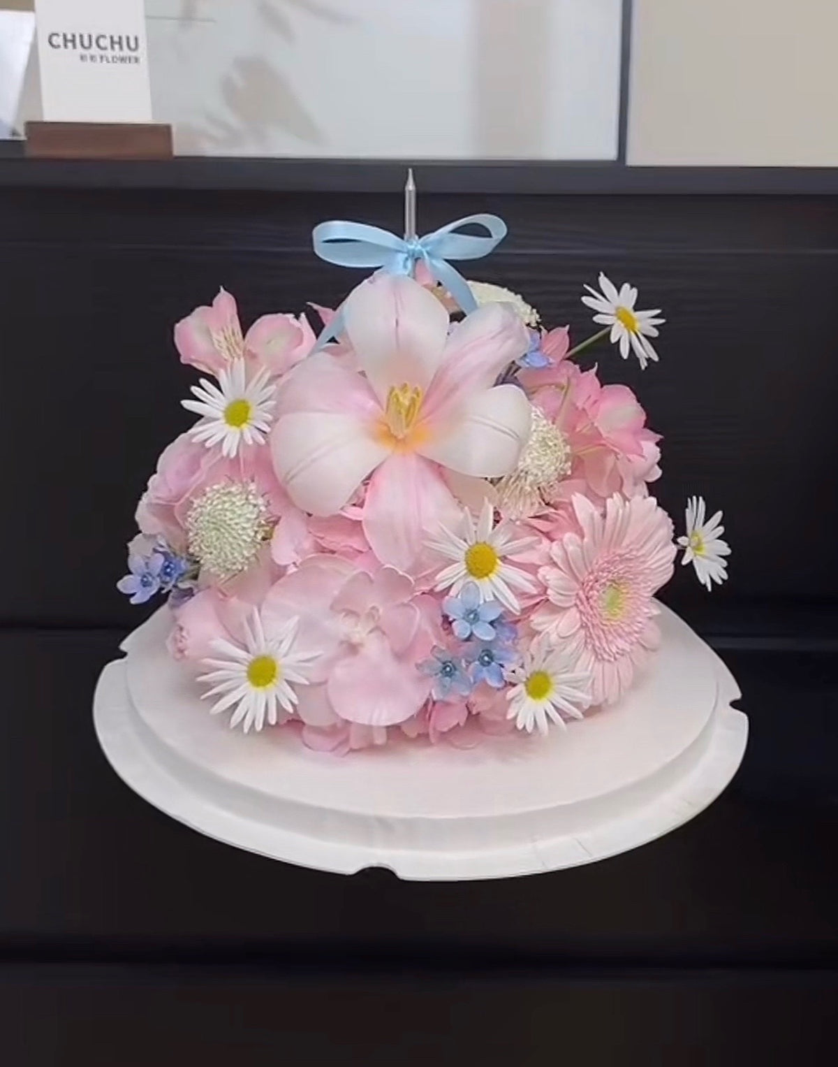 Pink Lily Daisy Flower Cake – design reference photo