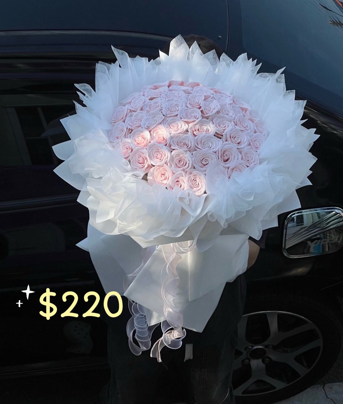 Pink Rose White Tulle Statement Bouquet – design reference photo