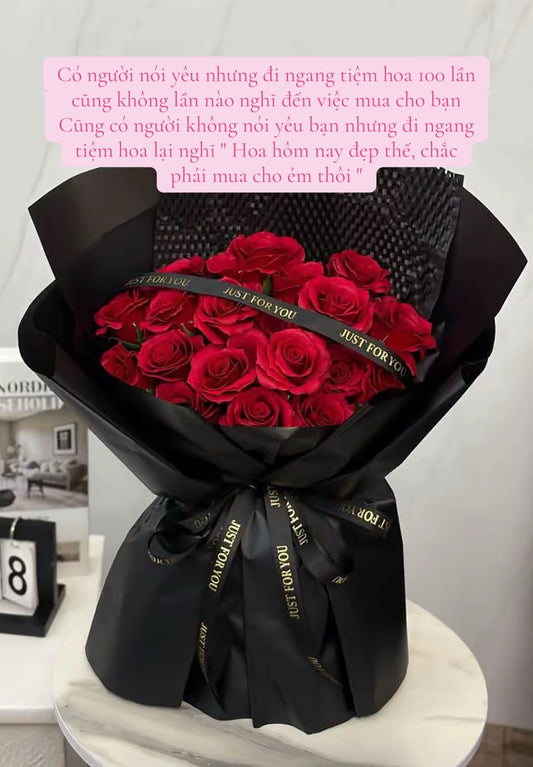 Classic Red Rose Midnight Bouquet – design reference photo