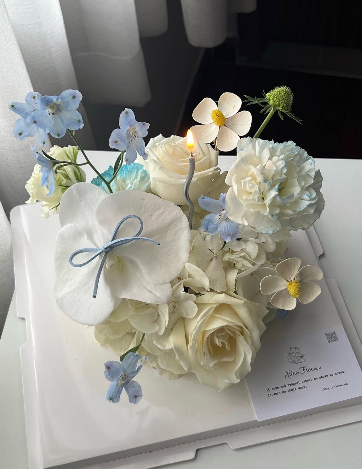 Ivory Blue Blossom Flower Cake – design reference photo