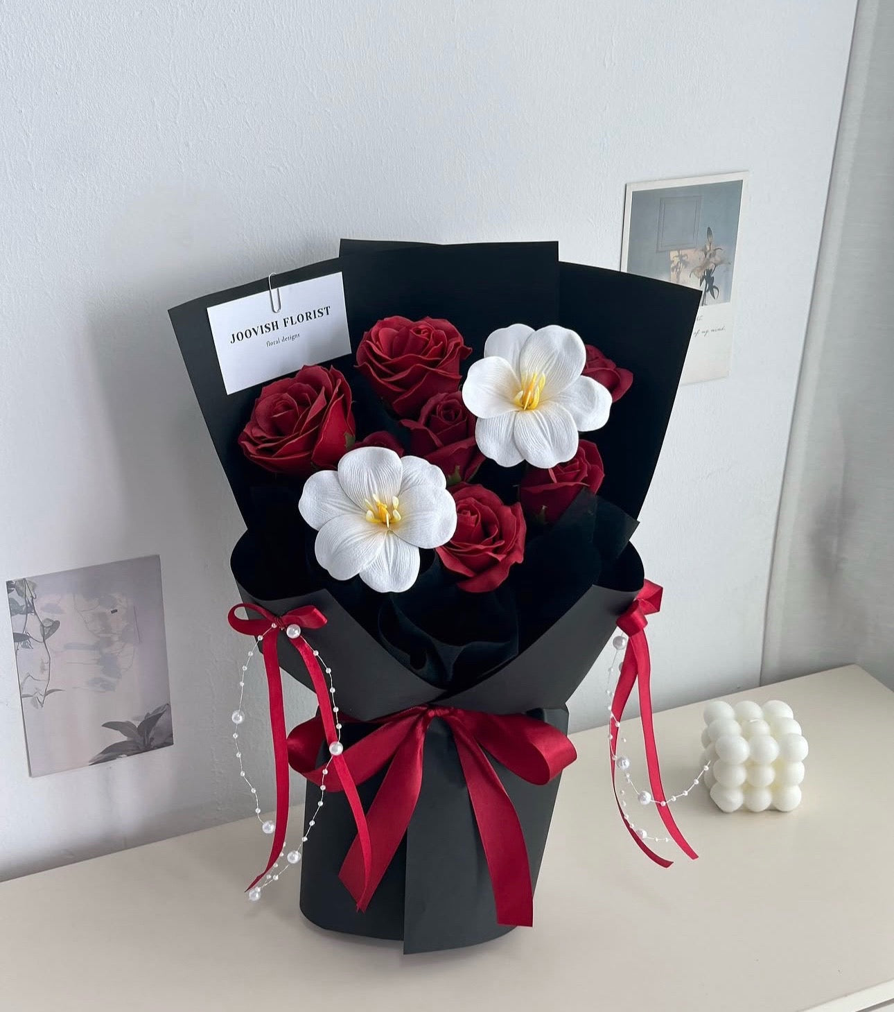Midnight Red Rose Mini Bouquet – design reference photo