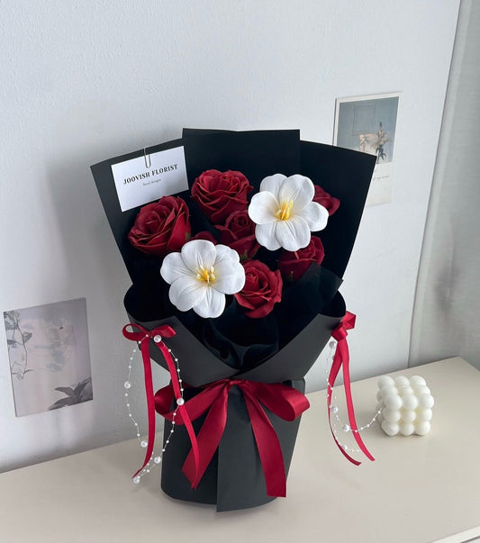 Midnight Red Rose Mini Bouquet – design reference photo
