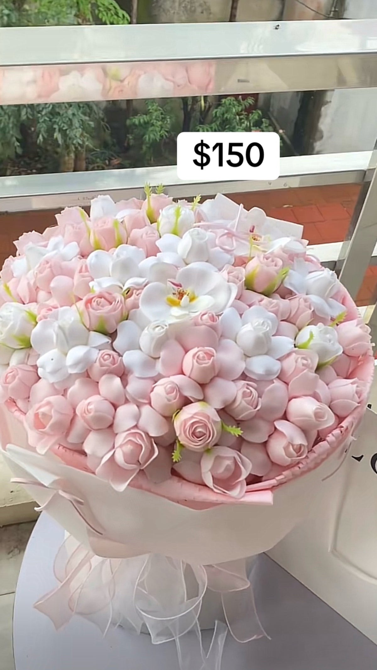 Pastel Tulip Blossom Grande Bouquet – design reference photo