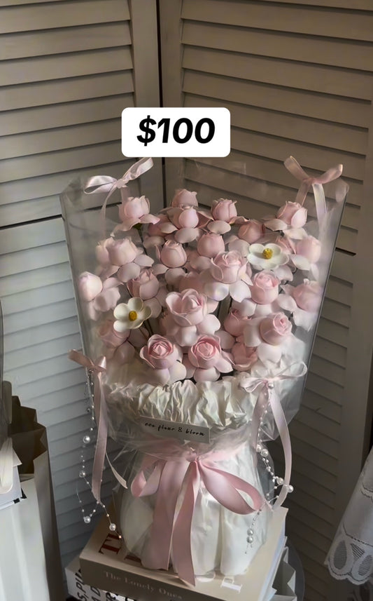 Pink Blossom Daisy Ribbon Frame Bouquet – design reference photo