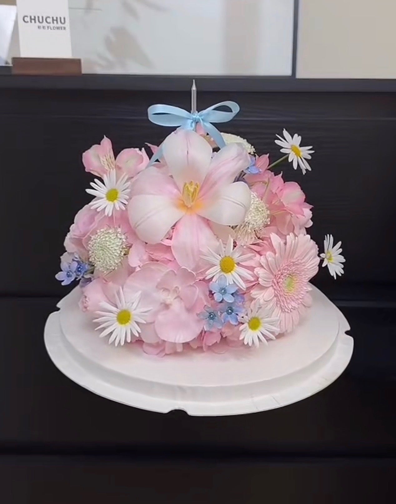 Pink Lily Daisy Flower Cake – design reference photo