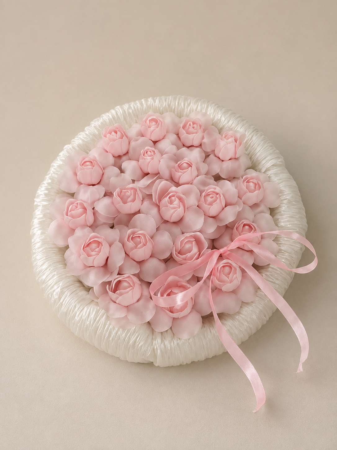 Pink Rose Round Frame Gift Bouquet – front product view