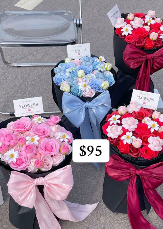 Rose Daisy Signature Bouquet – design reference photo